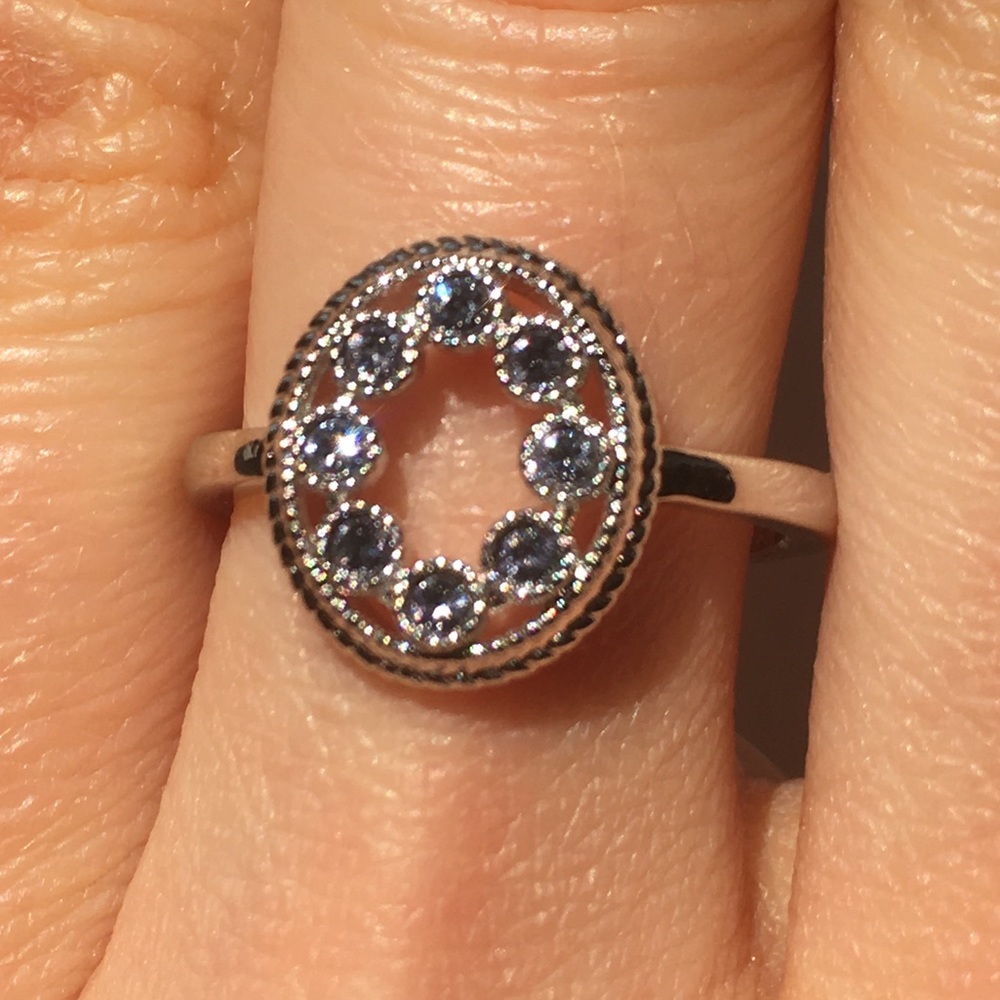 Fragrant Jewels - World of Jewels Ring